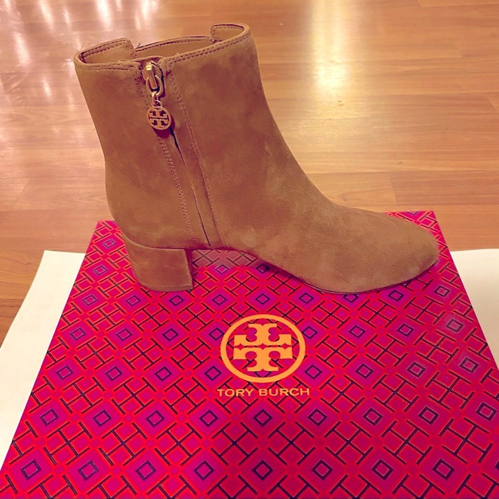 New in Box Tory Burch Mini Benton Suede Gore Boots
